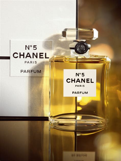 Chanel N°5 Eau de Parfum naisille 